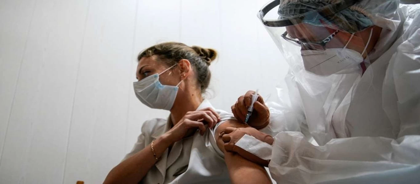 Αγωνιώδης έκκληση από Βέλγο ιολόγο: «Σταματήστε τους μαζικούς εμβολιασμούς - Έρχεται καταστροφή»